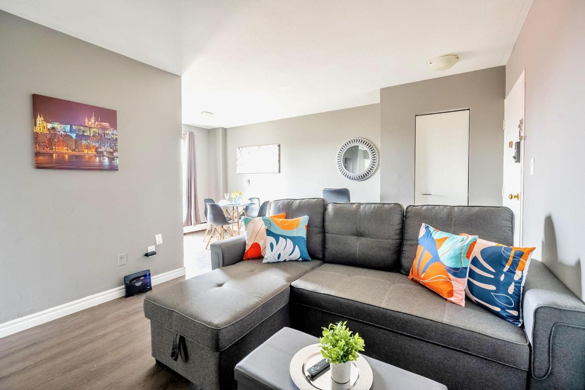 Newly Renovated 2Br Unit In Glenview West Lägenhet Hamilton Exteriör bild