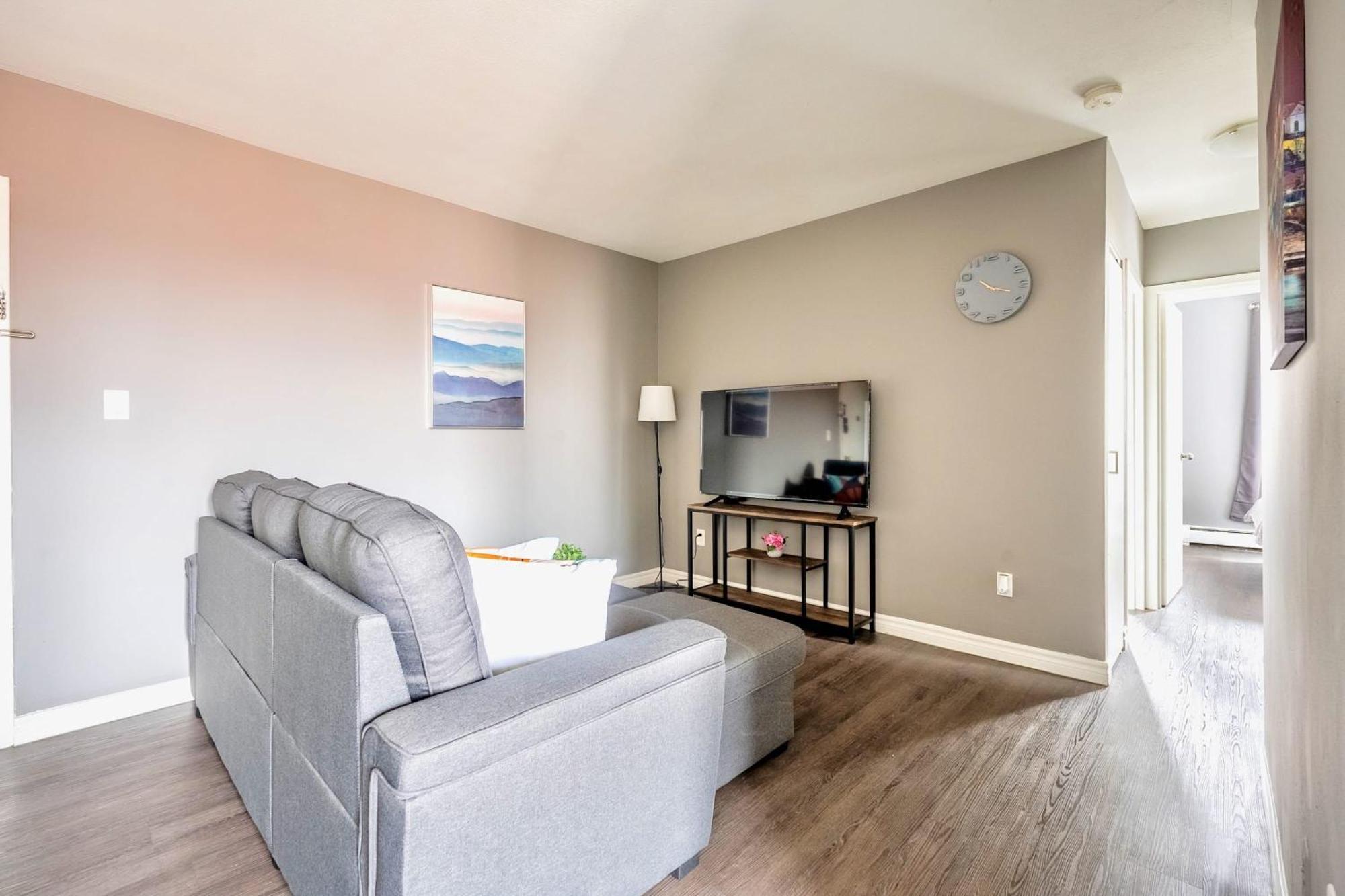 Newly Renovated 2Br Unit In Glenview West Lägenhet Hamilton Exteriör bild