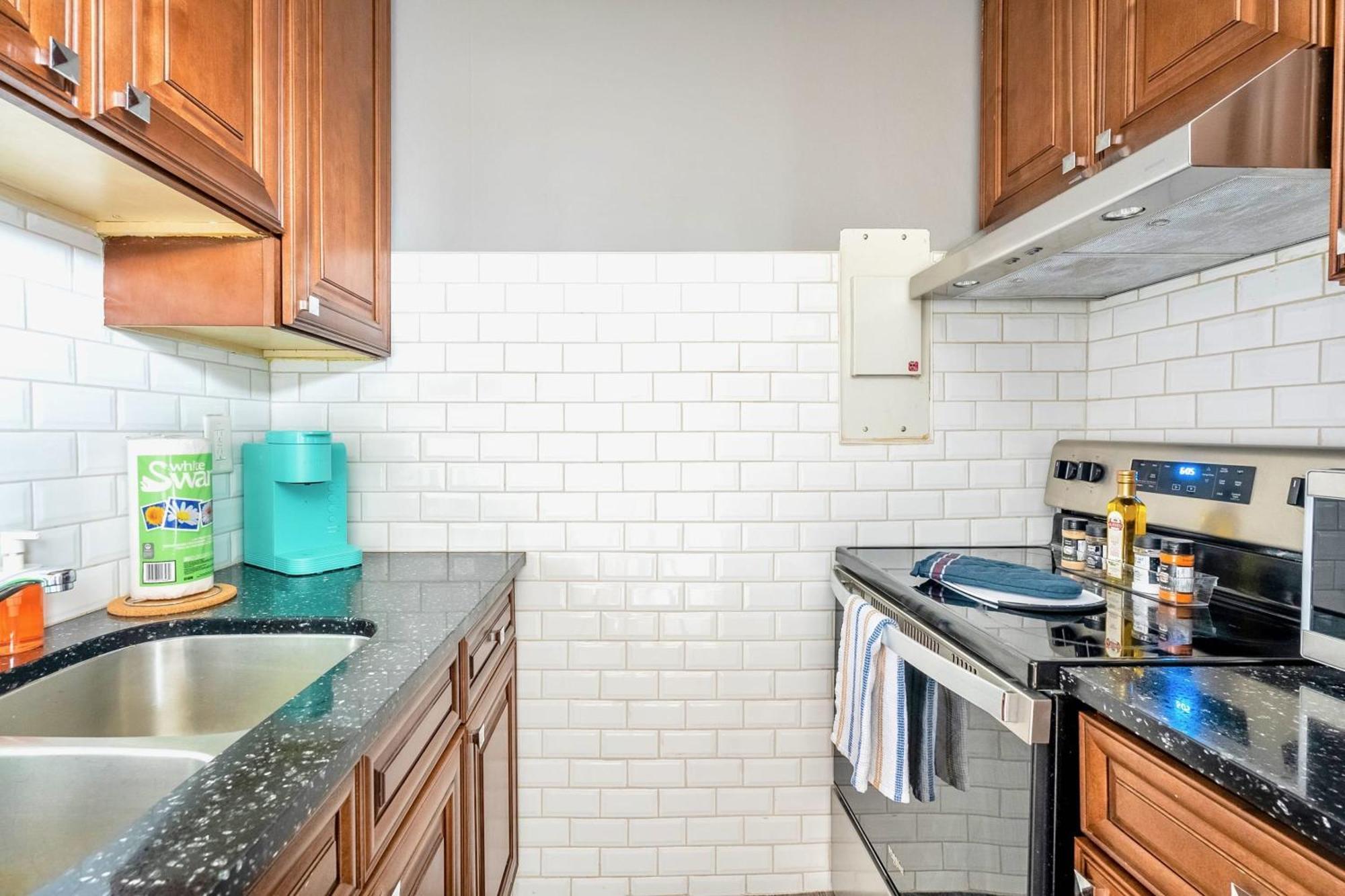 Newly Renovated 2Br Unit In Glenview West Lägenhet Hamilton Exteriör bild