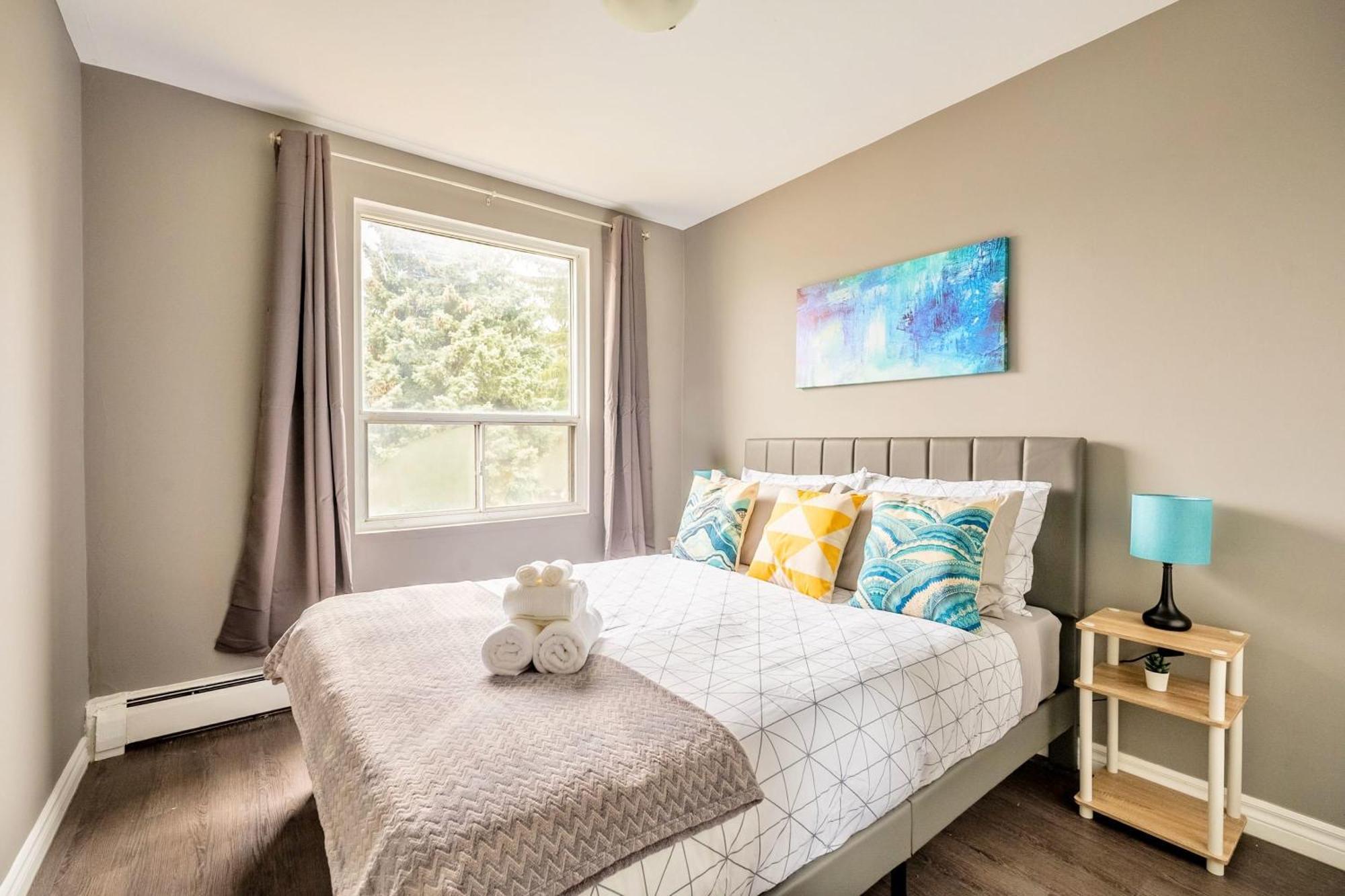 Newly Renovated 2Br Unit In Glenview West Lägenhet Hamilton Exteriör bild